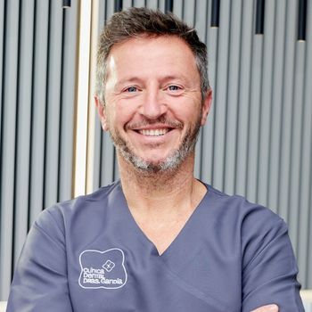 Dr. Juan Carlos Arnao Herraiz Cirujano Dental - clinica dental doctoras gandia