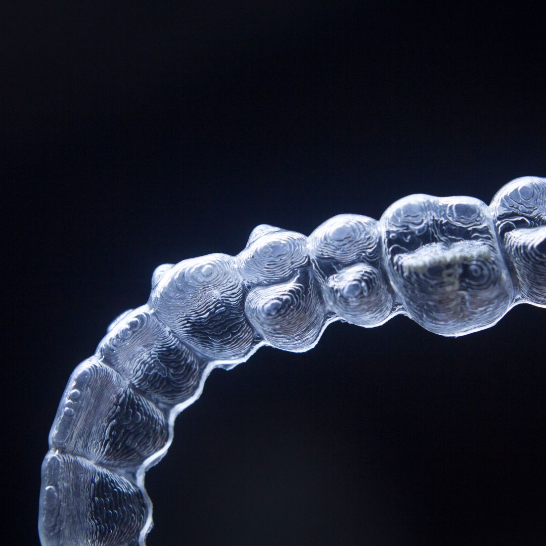 ortodoncia invisible invisalign retenedor vivera retainers clinica dental doctoras gandia